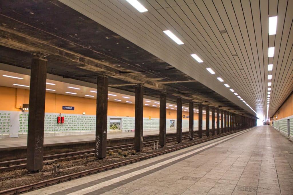 Bahnhof Halle-Neustadt