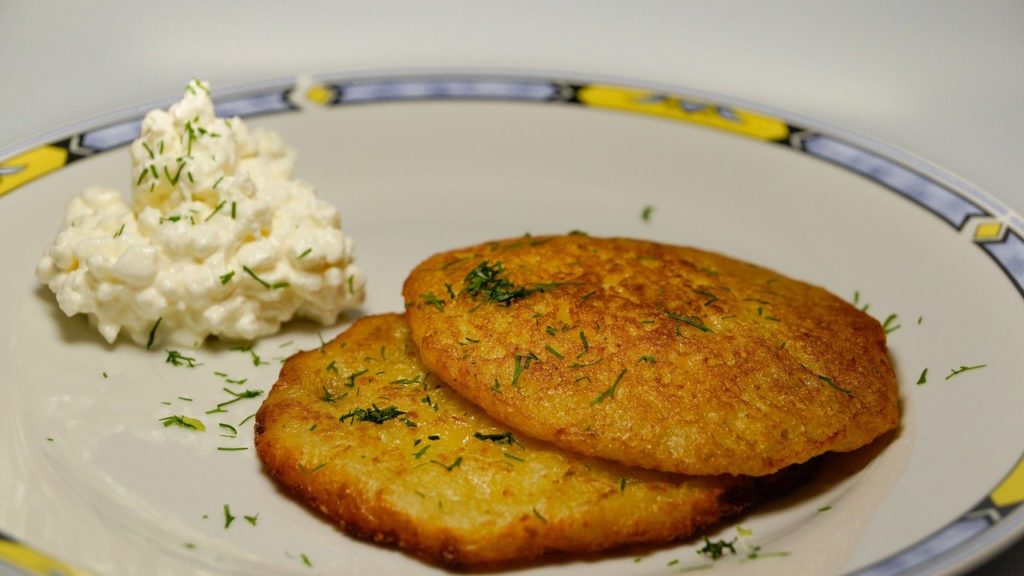 Jewish cuisine latkes