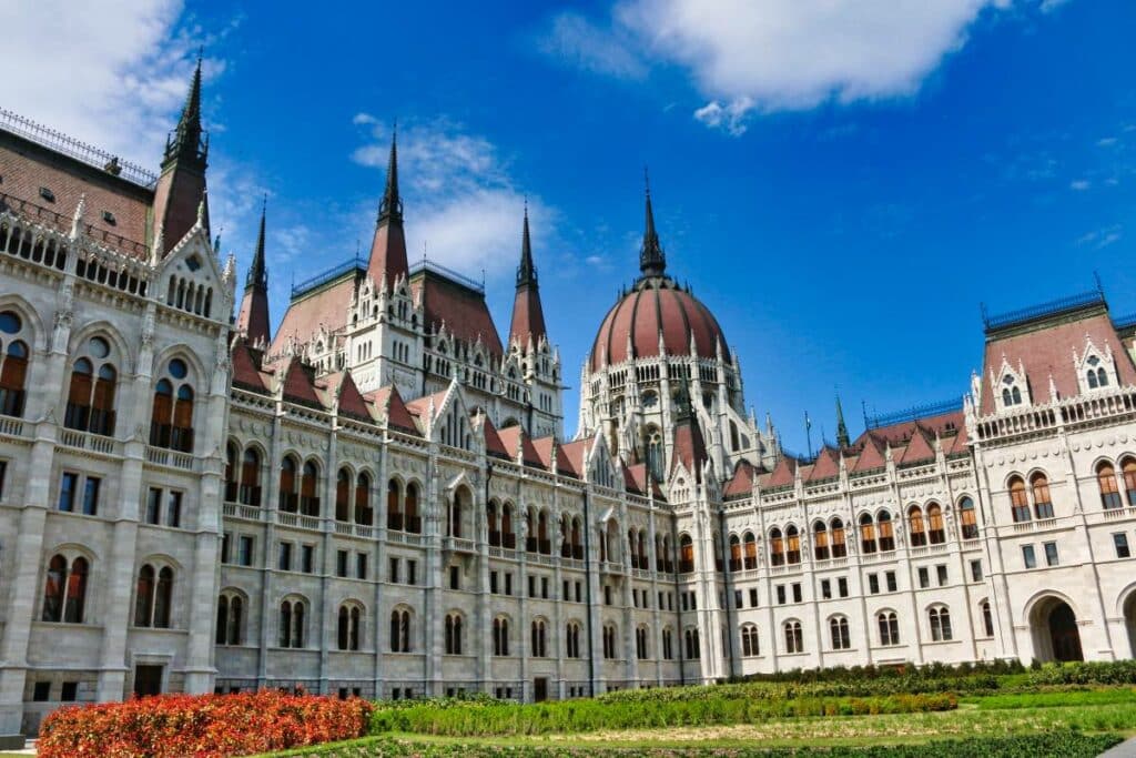 Budapest hungarian parliament
