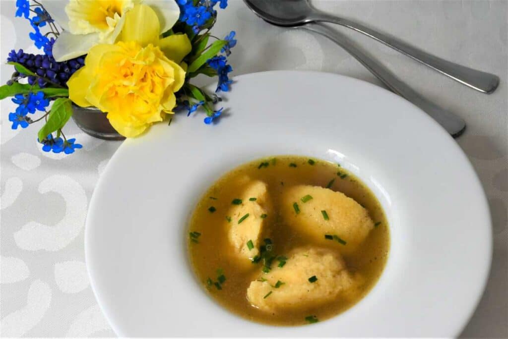 Tschechische Küche Grießnockerlsuppe