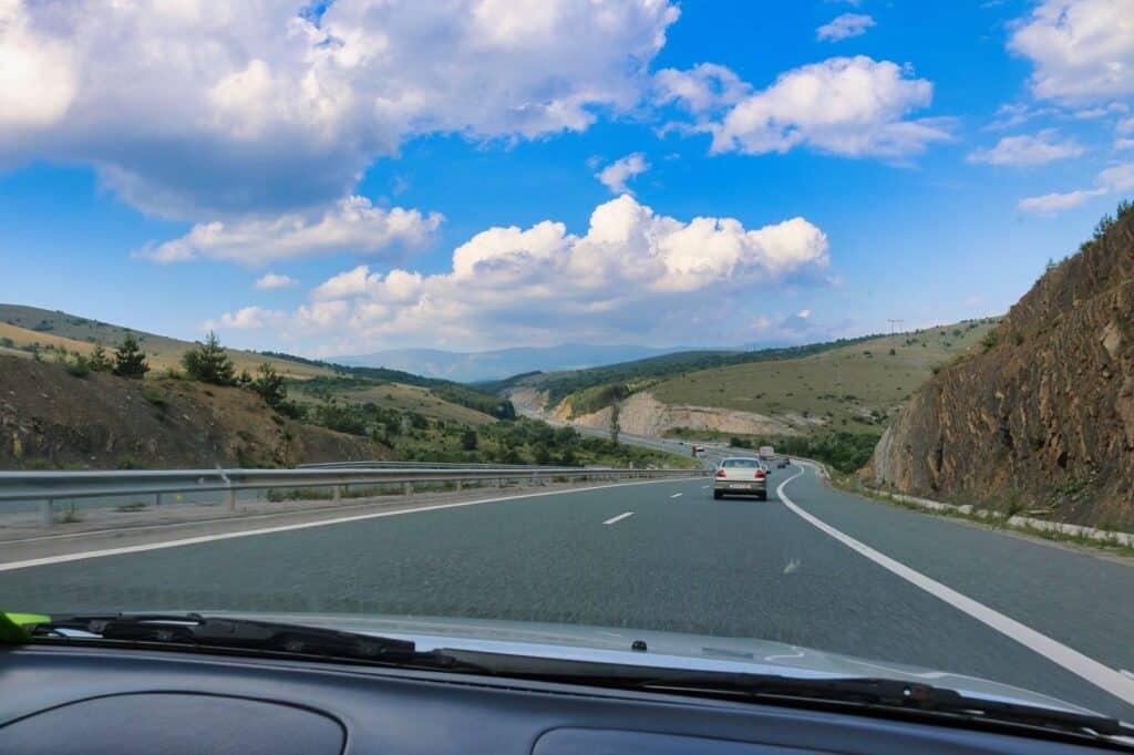 Die Autobahn von Sofia in Richtung des Klosters Rila wurde vor einigen Jahren neugebaut - mit Hilfe der EU.